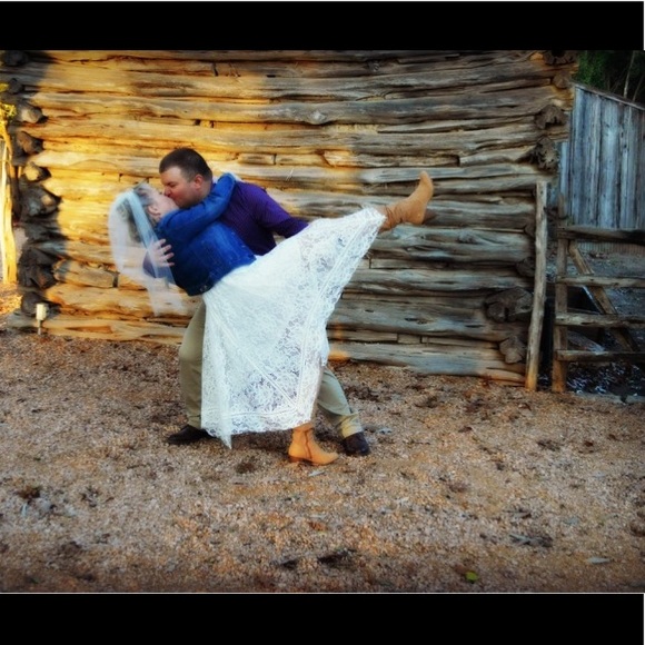 Meet your Posher, Stephanie (#Callherquirky) - Picture 2 of 3